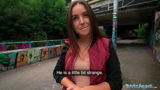 Public Agent student má dostat její vagina pronikl tvrdě cizinec venku v Praze