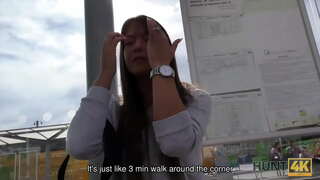 HUNT4K. Fear saibhir is féidir a cheannach teen daingean fhaighin agus druil di an lá ar fad fada