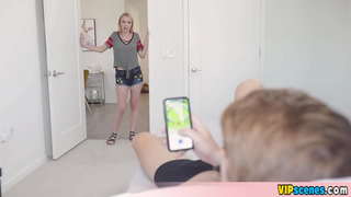 Petite hatua sis kupoteza ubikira wake Na Bro