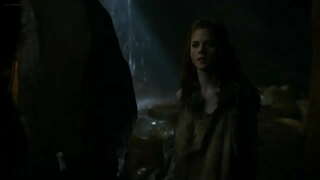 Game Of Thrones Jon Snow își pierde virginitatea