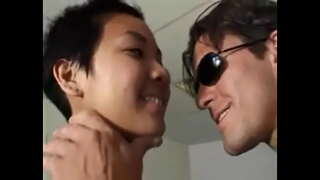 Ħelu Hija ManHandled Mill-TT-Tifel