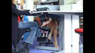 Откровенные китепкана алдында юбкой