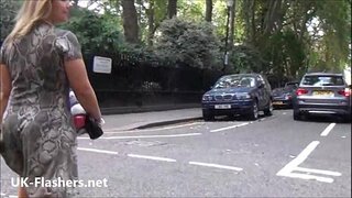 ���ಾದಕ ಮಿನುಗುವ ಹೊಂಬಣ್ಣದ ಆಶ್ಲೇ ಸವಾರರು ಹೊರಾಂಗಣ ಪ್ರದರ್ಶನ ಮತ್ತು ಪ್ರೇಮಿಗಳು ಇಣುಕಿ ಕಂಡ ತುಣುಕುಗಳು ಬೆಡಗಿ