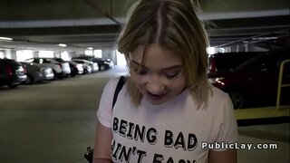 Amérika amba bokong pirang bangs ruangan