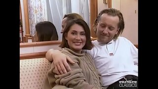 Classy მოწიფული ქალბატონი Gina