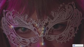 ���नुभवी बाई ठरतो समलिंगी संबंध ठेवणारी स्त्री तिच्या नवीन मित्र करण्यासाठी एक खाजगी जागा