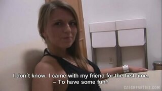 ���ુંદર મોડેલ FUCKS માટે પૈસા!