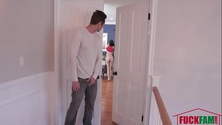 Schizza carico di sperma sulla sorellastra&amp;#039;s Face-Harmony Wonder