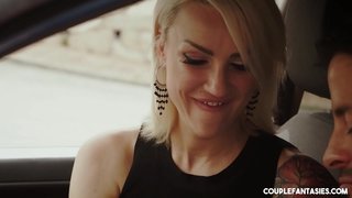 ���ुगल अपनी किंकी कल्पनाओं से बाहर रहता है