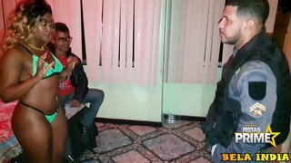 Սև տես, թե ինչպես ես տալիս եմ копу նրա աչքի առաջ