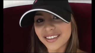 Hardd ifanc brunette babe gyda titw perky a gogwydd llygaid Michelle Maylene mwynhau marchogaeth mawr pecker o ledled y byd yn hysbys fucker Manuel Ferrera