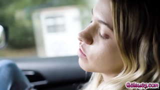 Khloe παραδίνεται από Gias πάθος αγγίζει ως έπιασε πάνω στην έξαψη της στιγμής