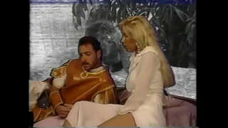 Αυτή η ξανθιά τσούλα Victoria Παρίσι ξέρει πώς να ευχαρίστηση τον σύντροφό της